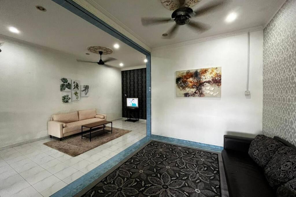 Manjung Modern + Cozy Terrace Home Lumut Buitenkant foto